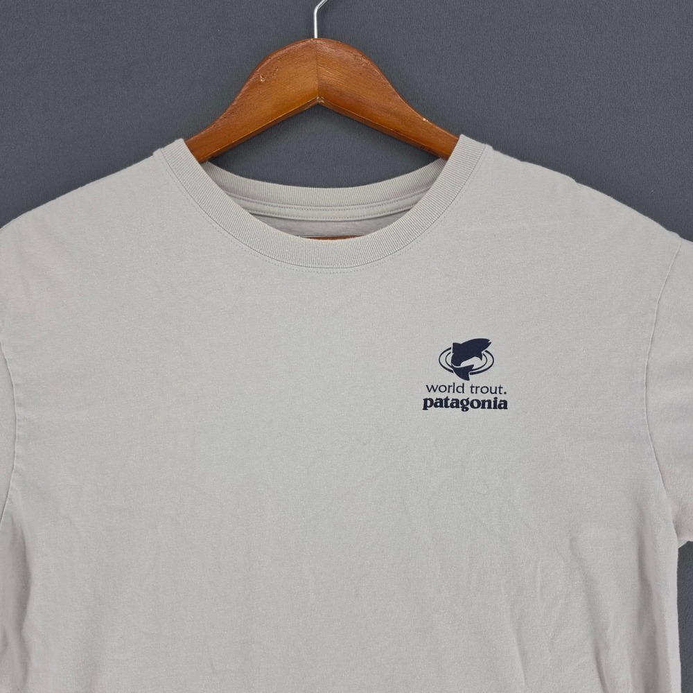 Patagonia World Trout Graphic T-Shirt Mens Large Gray Organic Cotton 38622SP15